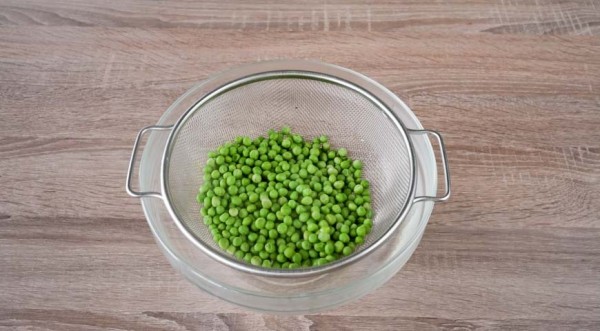 Слоеный салат с курицей, пошаговый рецепт с фото