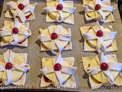 Слойки с яблоками и вареньем Слойки с яблоками и вареньем