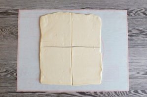 Слойки с творогом и малиной