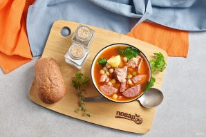 Суп из нута с копченостями