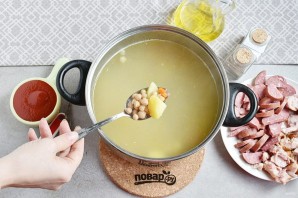 Суп из нута с копченостями