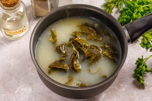 Суп из виноградных листьев