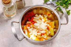 Суп с сельдереем и зеленым перцем