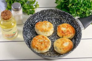 Сырники с кинзой