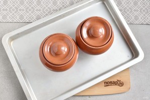 Тыква с мясом в горшочках