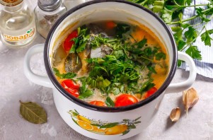 Уха из карпа с пшеном