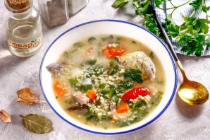 Уха из карпа с пшеном