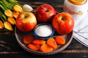 Запеченные яблоки с курагой