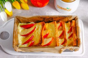 Запеканка из хлеба и яблок