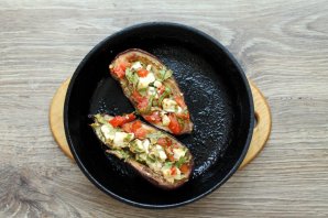 Баклажаны с брынзой и помидорами в духовке