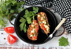 Баклажаны с брынзой и помидорами в духовке
