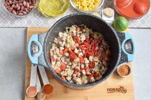 Чили кон карне