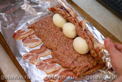 «Фальшивый заяц» - мясной рулет в беконе и с вареными яйцами 