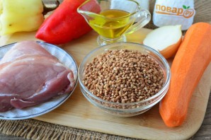 Гречневая каша с мясом, морковью и сладким перцем