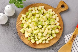 Кабачки с яйцом и помидорами в духовке