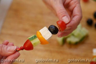 Канапе «Греческий салат» на шпажках Канапе «Греческий салат» на шпажках