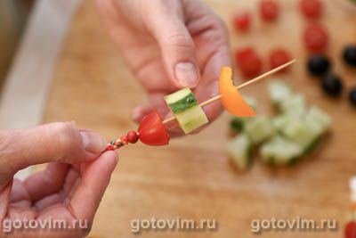 Канапе «Греческий салат» на шпажках Канапе «Греческий салат» на шпажках