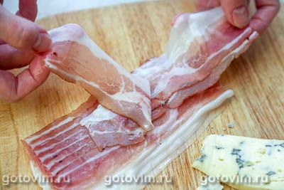 Канапе с сыром дор блю, манго и сыровяленым окороком Канапе с сыром дор блю, манго и сыровяленым окороком