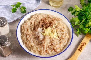 Колбаса из свиных шкурок