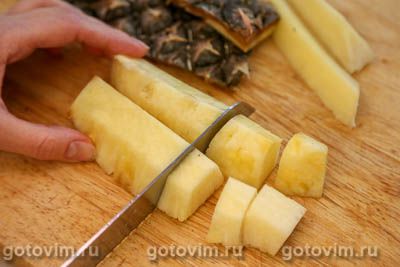 Куриные шашлычки с ананасами на шпажках