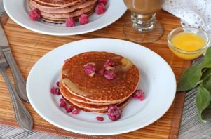 Малиновые панкейки