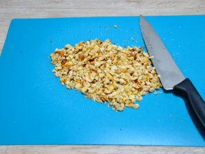 Медовый торт с клюквой и сметанным кремом