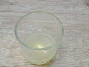 Медовый торт с клюквой и сметанным кремом