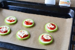 Мини-пиццы из кабачков