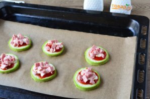 Мини-пиццы из кабачков