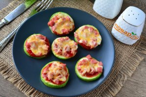 Мини-пиццы из кабачков