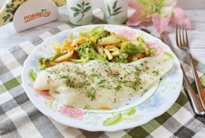 Морской язык с брокколи в духовке