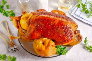 Мулард с яблоками в духовке