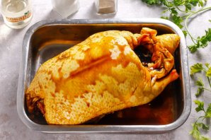 Мулард с яблоками в духовке