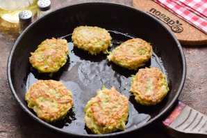 Оладьи из кабачков с цельнозерновой мукой