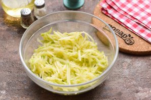 Оладьи из кабачков с цельнозерновой мукой