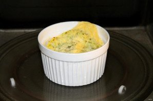 Омлет из кабачков в микроволновке