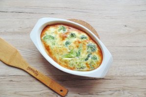 Омлет с курицей и брокколи