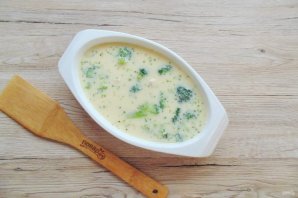 Омлет с курицей и брокколи