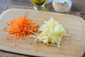 Овсяные оладьи с яблоком и морковью