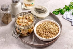 Перловка с тушенкой