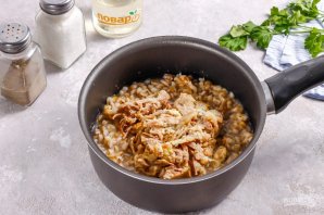 Перловка с тушенкой