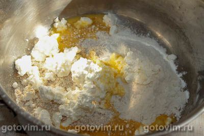 Пирог из теста на овсяных хлопьях с творогом и черникой Пирог из теста на овсяных хлопьях с творогом и черникой