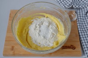 Пирог с клюквой и штрейзельной крошкой