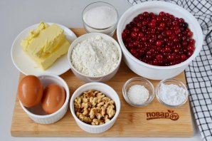 Пирог с клюквой и штрейзельной крошкой