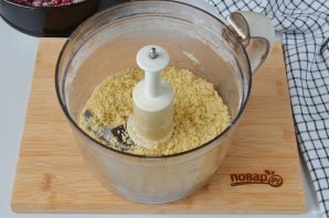 Пирог с клюквой и штрейзельной крошкой