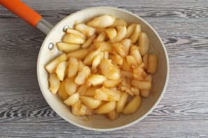 Пирог с жареными яблоками