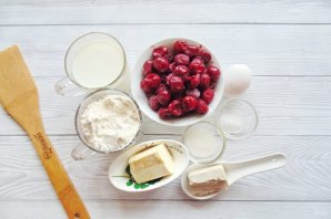 Плетеный пирог с вишней