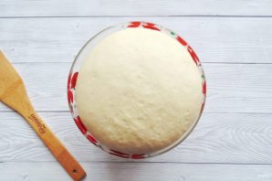 Плетеный пирог с вишней