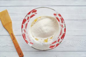 Плетеный пирог с вишней