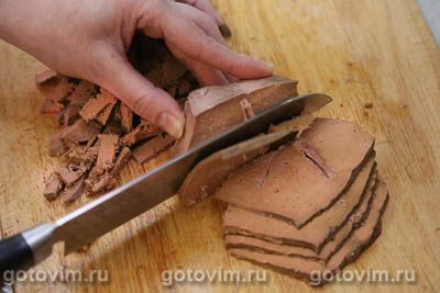 Салат из печени с солеными огурцами